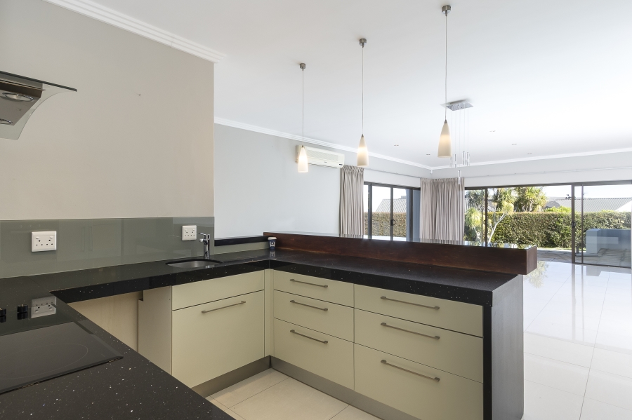 To Let 4 Bedroom Property for Rent in Helderberg Estate Western Cape